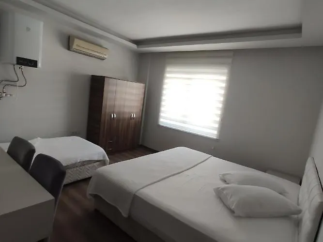 Apartahotel Hadrian And *