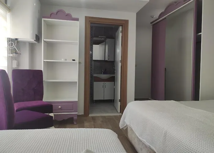 Apartahotel Hadrian And *