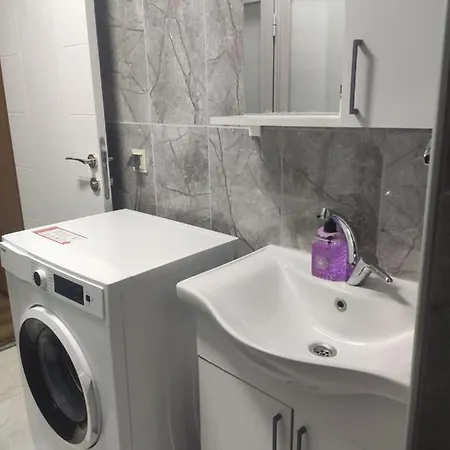 Hadrian And Hotel apartamentowy *