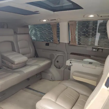 Hadrian And Apartahotel