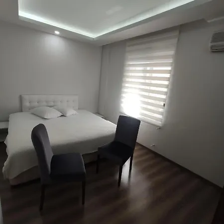Apartmanhotel Hadrian And Antalya