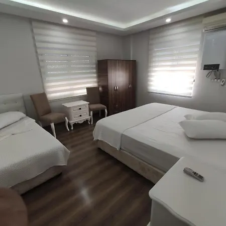 Aparthotel Hadrian And *