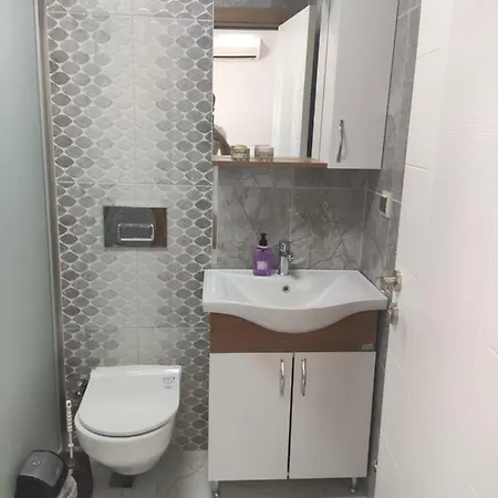 Hadrian And Apartmanhotel *