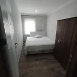 Hadrian And Apartmanhotel *