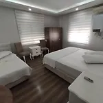 Apartmanhotel Hadrian And *