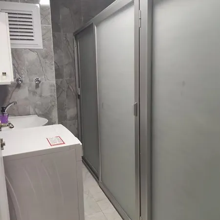 Hadrian And Апарт-отель