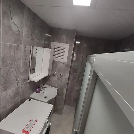 Hadrian And Апарт-отель *