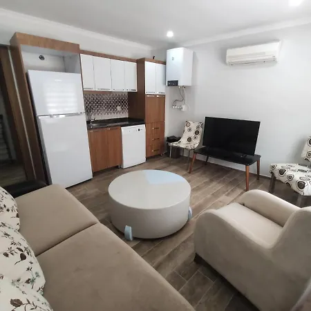 Ξενοδοχείο με διαμερίσματα Hadrian And *