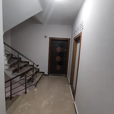 Hadrian And Ξενοδοχείο με διαμερίσματα *