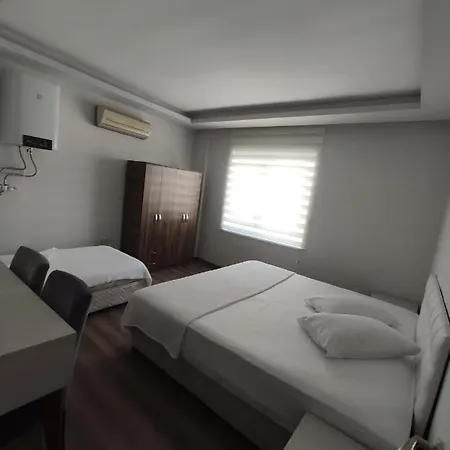 Ξενοδοχείο με διαμερίσματα Hadrian And *