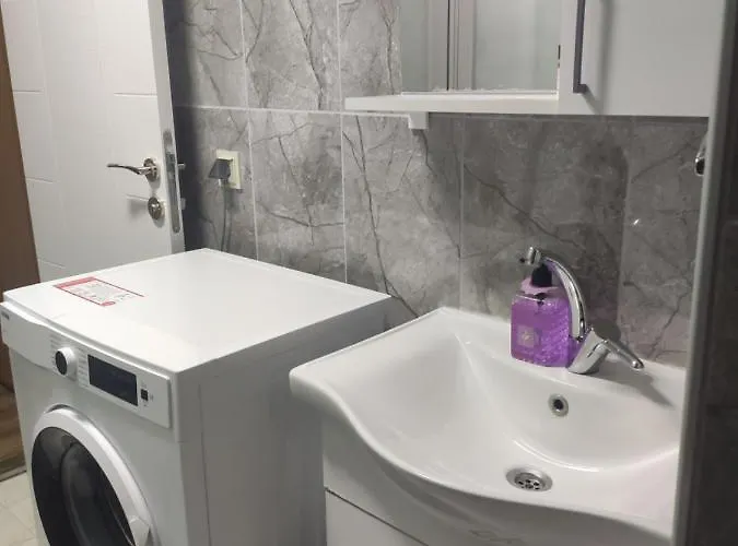 Hadrian And Ξενοδοχείο με διαμερίσματα *