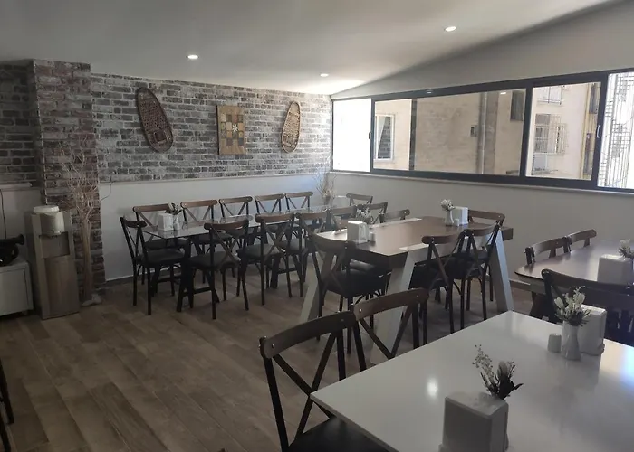 Ξενοδοχείο με διαμερίσματα Hadrian And *