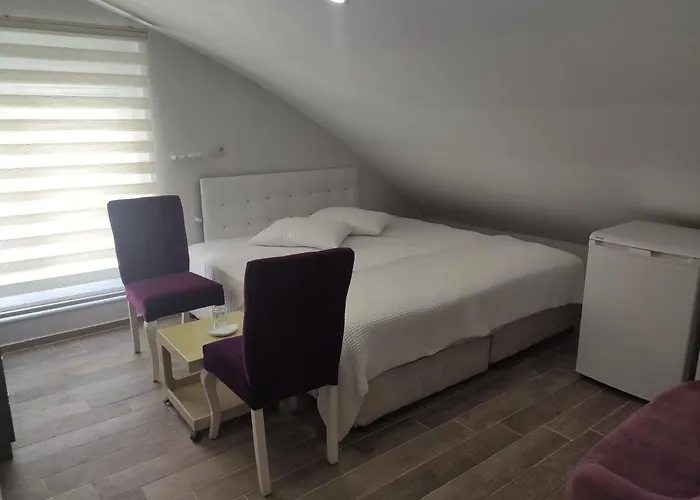 Hadrian And Αττάλεια